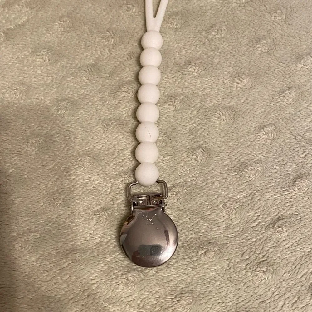 Ryan and Rose | Cutie Clip Pacifier Clip